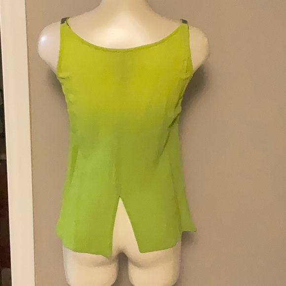 Stunning lime green summer top - Picture 3 of 7
